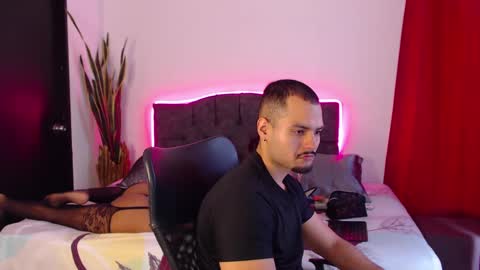 Snapshot of bradandjenn chatting on 09/30/25, 02:55 Your favorite couple and the best butt on Chatur online show from 09/30/25, 02:55