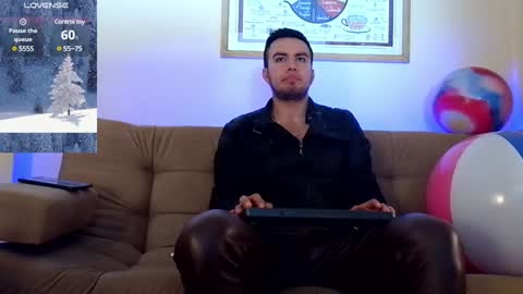 Snapshot of bradleycolton chatting on 01/14/25, 01:17 Bradley Colton Independ Model online show from 01/14/25, 01:17