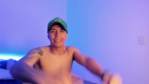 Snapshot of bradlovemma_ chatting on 02/12/25, 12:48 BradLovEmma online show from 02/12/25, 12:48