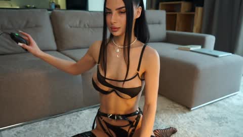 Snapshot of brandiloveee chatting on 03/04/25, 09:18 Brandi online show from 03/04/25, 09:18