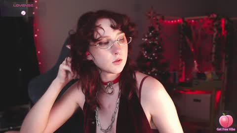Snapshot of brandy_queen chatting on 12/11/24, 11:32 Aurorabut ur dad just calls me Rory online show from 12/11/24, 11:32