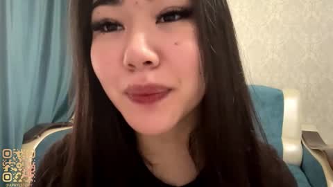 Aypril   online show from 10/31/25, 07:20