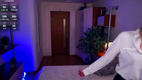 Snapshot of breckbunyard chatting on 02/24/25, 04:26 Mia Bunyard online show from 02/24/25, 04:26