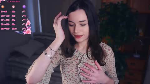 Mia Bunyard online show from 10/18/25, 07:42