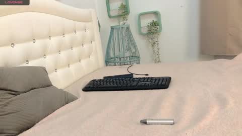 Brelland online show from 02/12/25, 01:27