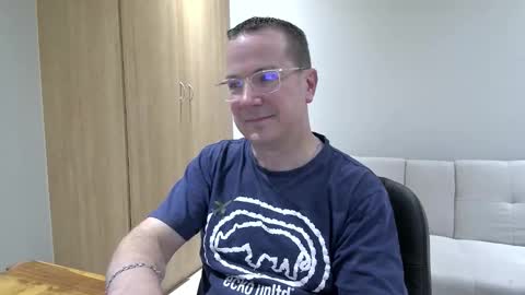 Snapshot of brettdj chatting on 09/12/25, 03:56 Brett online show from 09/12/25, 03:56