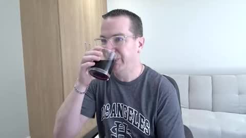 Snapshot of brettdj chatting on 09/21/25, 11:23 Brett online show from 09/21/25, 11:23