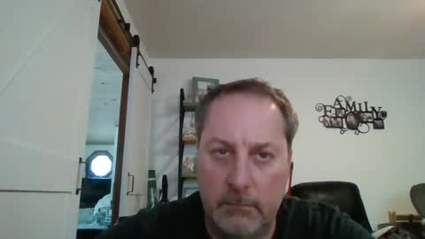 Snapshot of brettsky chatting on 02/16/25, 05:26 hey online show from 02/16/25, 05:26