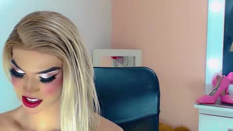 BRIANA online show from 11/13/25, 04:00