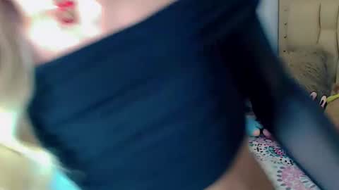 BRIANA online show from 11/19/25, 07:41