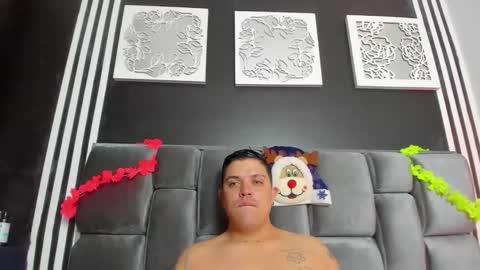 Snapshot of brianhot_fire chatting on 11/28/25, 01:08 brianhot_fire online show from 11/28/25, 01:08