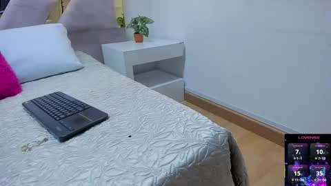 Snapshot of briannahill_ chatting on 10/21/25, 11:22 Brianna online show from 10/21/25, 11:22