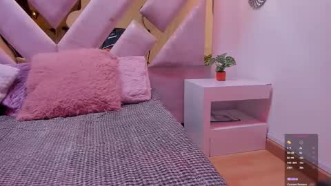 Snapshot of briannahill_ chatting on 10/31/25, 11:44 Brianna online show from 10/31/25, 11:44