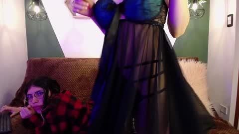Snapshot of briarandblair chatting on 01/11/25, 02:04 briarandblair online show from 01/11/25, 02:04