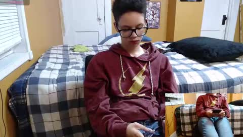 Strawberry online show from 12/04/24, 12:19