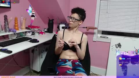 Strawberry online show from 03/06/25, 12:54