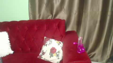 Snapshot of brightebony chatting on 12/07/24, 10:01 Bright online show from 12/07/24, 10:01