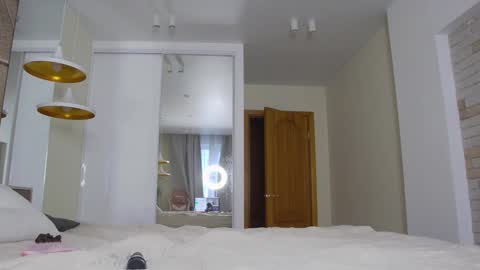 Snapshot of brightrays__ chatting on 01/11/25, 05:10 Amina Adelina online show from 01/11/25, 05:10