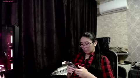 Snapshot of brightssmiles chatting on 03/03/25, 07:32 Aisha online show from 03/03/25, 07:32