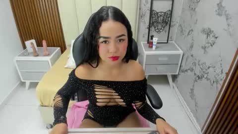          online show from 10/11/25, 12:36