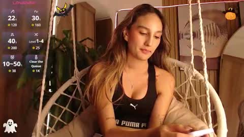 Snapshot of brinna_ev chatting on 09/16/25, 02:01 B R I N N A online show from 09/16/25, 02:01