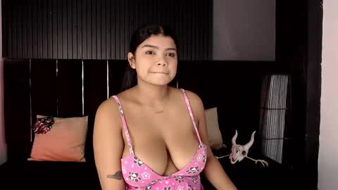 Snapshot of britanny_88 chatting on 10/12/25, 01:10 Britanny online show from 10/12/25, 01:10