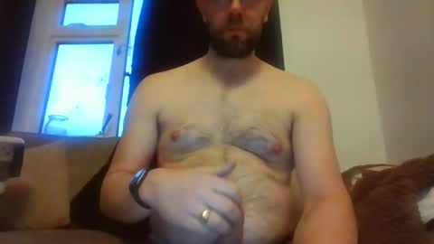 Snapshot of britguy6985 chatting on 12/14/24, 04:09 britguy6985 online show from 12/14/24, 04:09