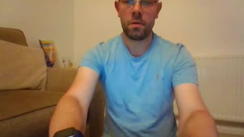 Snapshot of britguy6985 chatting on 10/06/25, 07:22 britguy6985 online show from 10/06/25, 07:22