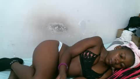 Snapshot of britieh chatting on 10/27/25, 06:28 leccie online show from 10/27/25, 06:28