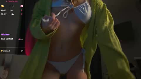 Snapshot of britney_pretty chatting on 11/20/25, 07:02 BritneyTony online show from 11/20/25, 07:02