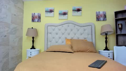 Birttany  online show from 11/28/25, 09:06