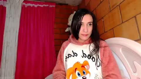 Snapshot of brittany_tempation97 chatting on 01/06/25, 06:25 Julieth Sofa Rincn Amador online show from 01/06/25, 06:25