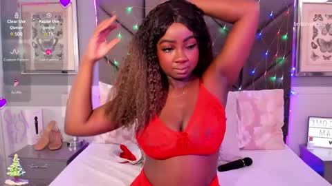 Snapshot of brittanyjhonnns chatting on 12/17/24, 12:00 brittany 25 years old happy as a worm online show from 12/17/24, 12:00