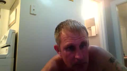 Snapshot of brodyb545755 chatting on 10/16/25, 04:35 brodyb545755 online show from 10/16/25, 04:35
