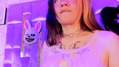 Snapshot of broklin_white23 chatting on 02/03/25, 07:21 online show from 02/03/25, 07:21