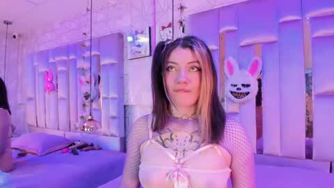 Snapshot of broklin_white23 chatting on 02/27/25, 01:07 online show from 02/27/25, 01:07