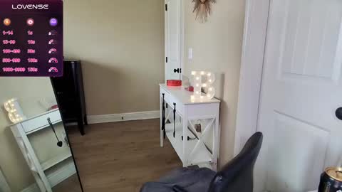 Snapshot of brookebee27 chatting on 12/15/24, 08:04 brookebee online show from 12/15/24, 08:04