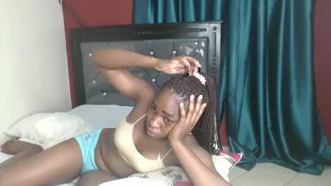 Snapshot of brownebony4 chatting on 01/30/25, 10:08 Brownie online show from 01/30/25, 10:08