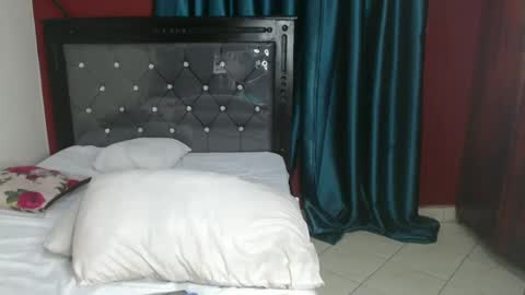 Snapshot of brownebony4 chatting on 02/01/25, 06:10 Brownie online show from 02/01/25, 06:10