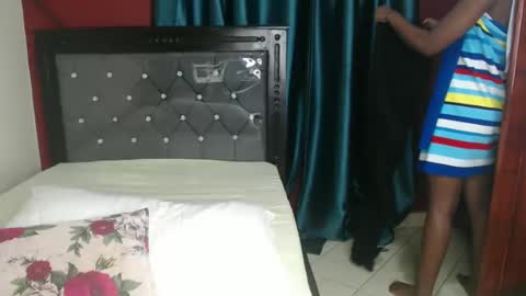 Snapshot of brownebony4 chatting on 02/11/25, 03:29 Brownie online show from 02/11/25, 03:29