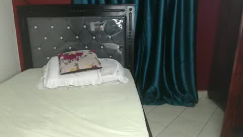 Snapshot of brownebony4 chatting on 02/14/25, 03:33 Brownie online show from 02/14/25, 03:33