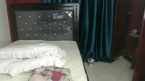 Snapshot of brownebony4 chatting on 02/17/25, 03:36 Brownie online show from 02/17/25, 03:36