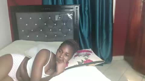 Snapshot of brownebony4 chatting on 02/22/25, 01:57 Brownie online show from 02/22/25, 01:57