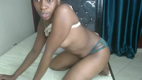 Snapshot of brownebony4 chatting on 03/04/25, 07:19 Brownie online show from 03/04/25, 07:19