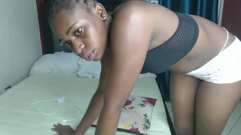 Snapshot of brownebony4 chatting on 03/07/25, 04:02 Brownie online show from 03/07/25, 04:02