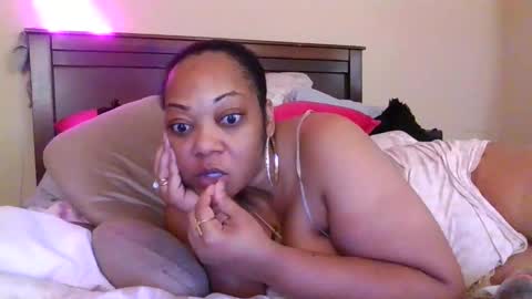 brownroundrenee online show from 11/03/25, 11:11