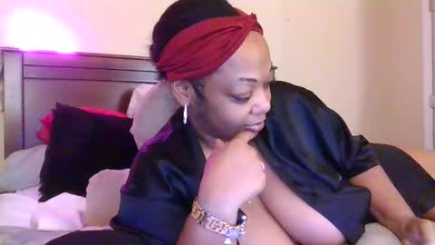 brownroundrenee online show from 11/05/25, 11:21