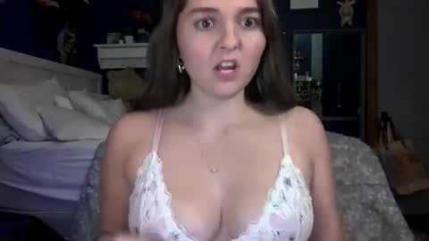 brunettebaby040 online show from 11/14/25, 12:53