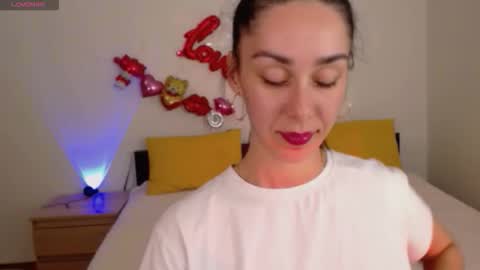 Snapshot of brunettgirl_ chatting on 10/16/25, 06:20 Ellis online show from 10/16/25, 06:20