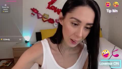 Snapshot of brunettgirl_ chatting on 10/25/25, 06:32 Ellis online show from 10/25/25, 06:32